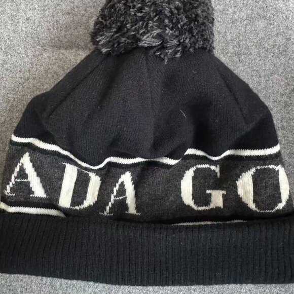【Brand NEW】Canada Goose Beanie Women - Picture 3 of 5